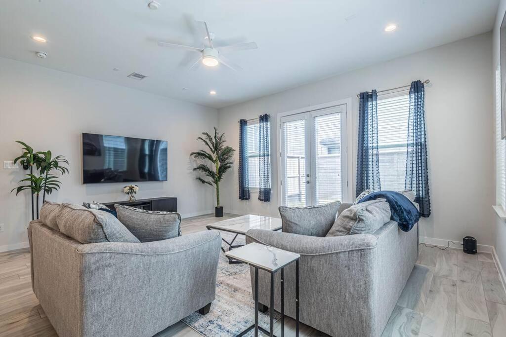 Charming 3-Bedroom Luxury Home Near Downtown, Nrg, Galleria & Medical Center هيوستن المظهر الخارجي الصورة