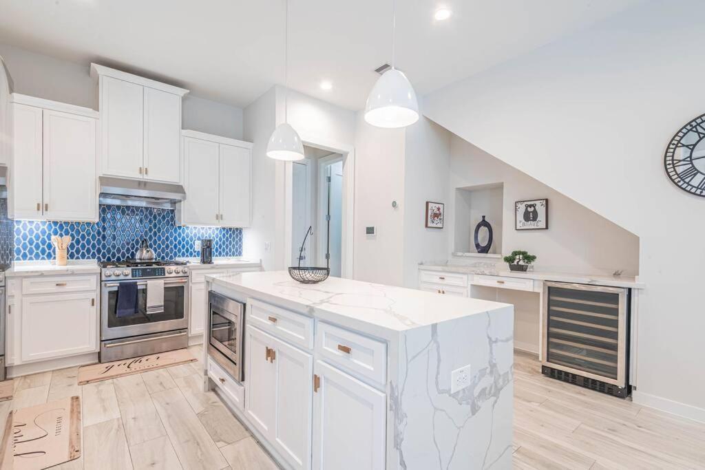 Charming 3-Bedroom Luxury Home Near Downtown, Nrg, Galleria & Medical Center هيوستن المظهر الخارجي الصورة