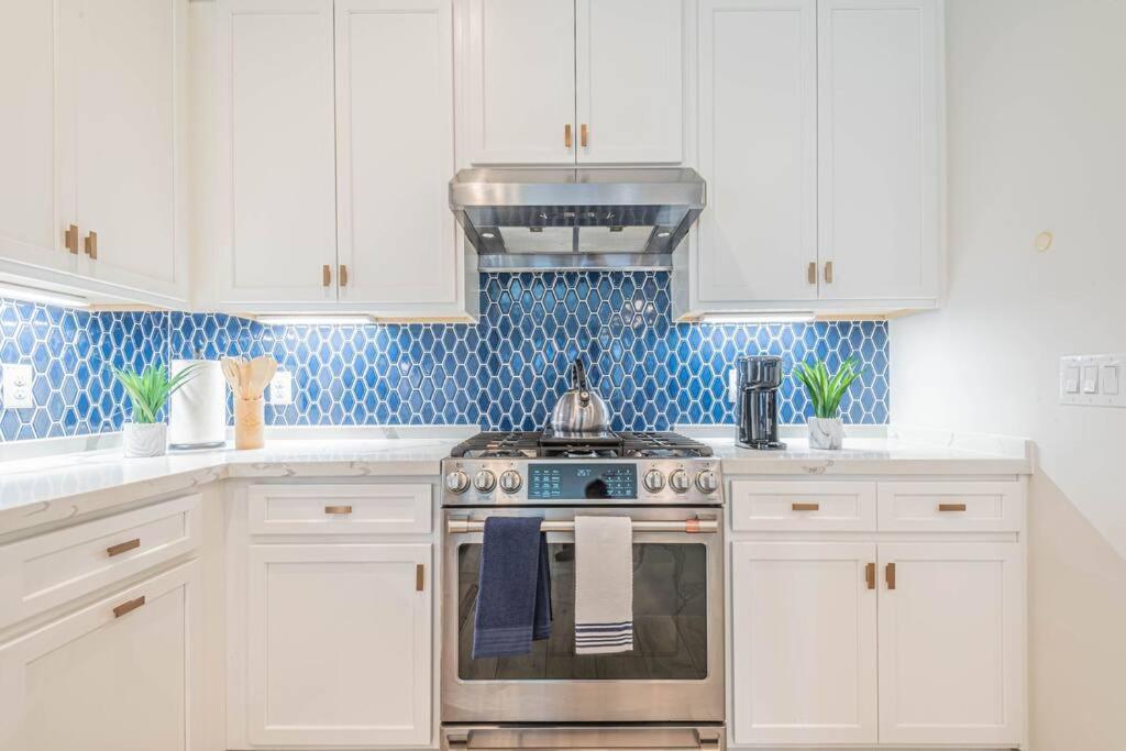 Charming 3-Bedroom Luxury Home Near Downtown, Nrg, Galleria & Medical Center هيوستن المظهر الخارجي الصورة