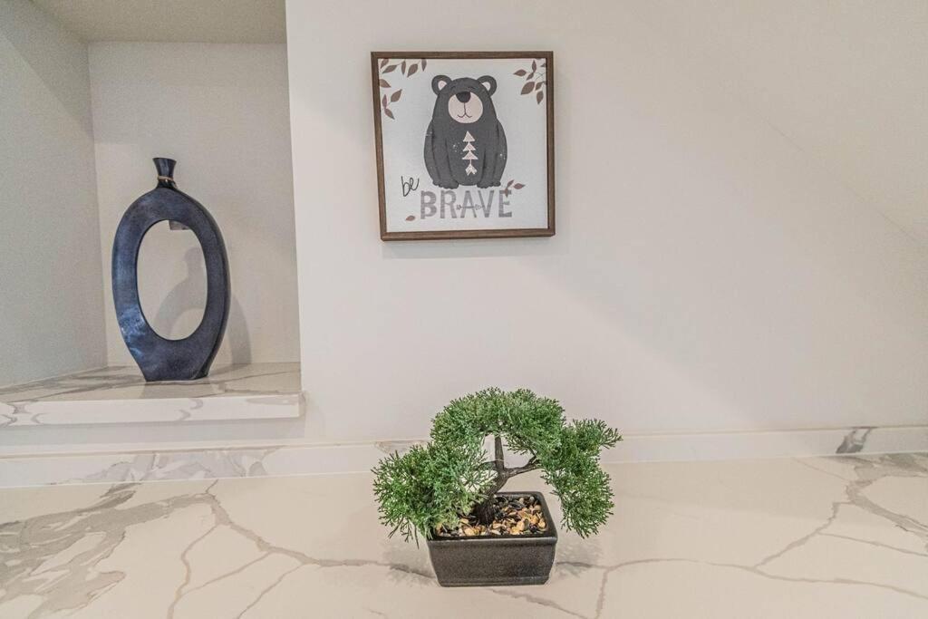 Charming 3-Bedroom Luxury Home Near Downtown, Nrg, Galleria & Medical Center هيوستن المظهر الخارجي الصورة